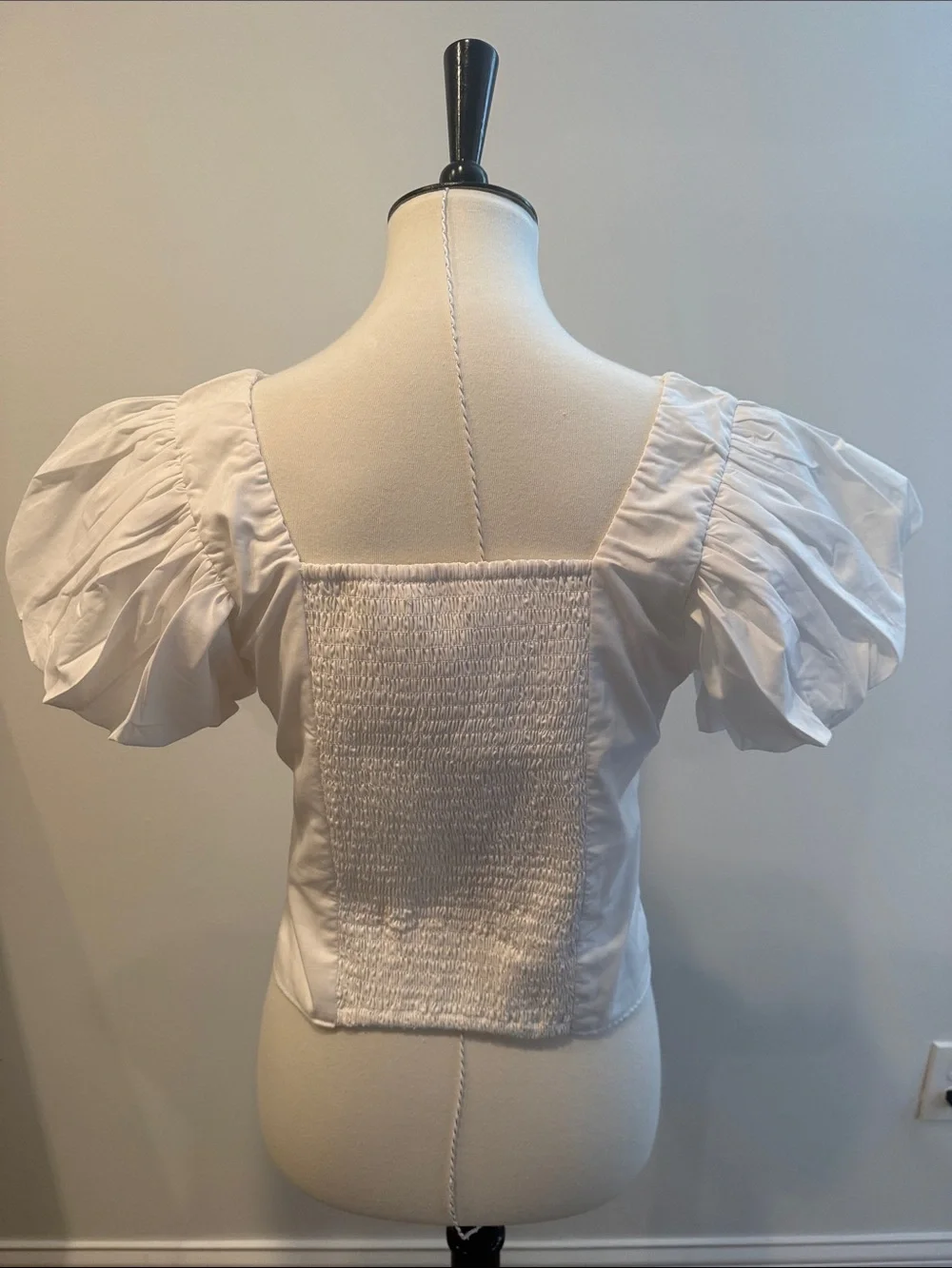 Abercrombie & Fitch elegant white
